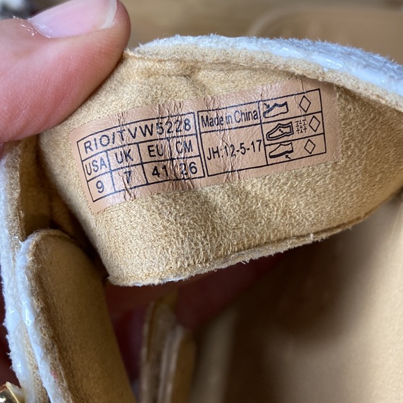 Vionic Sandal Reptile Texture Adjustable Comfort Shoe - Picture 6 of 7